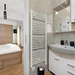 Enchanting Vacation With Pool And Jacuzzi Villa