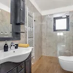 Villa Enchanting Vacation With Pool And Jacuzzi Krnica