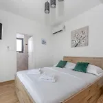 Villa Enchanting Vacation With Pool And Jacuzzi Krnica