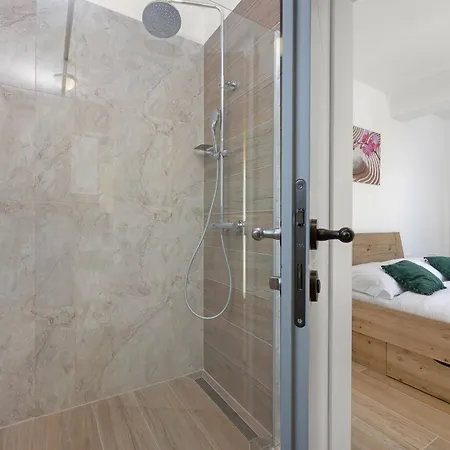 Enchanting Vacation With Pool And Jacuzzi Krnica