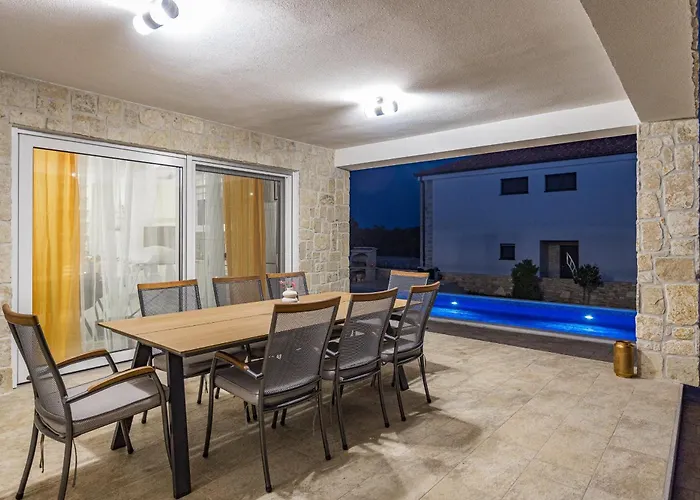 Enchanting Vacation With Pool And Jacuzzi Krnica