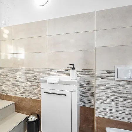 Enchanting Vacation With Pool And Jacuzzi Villa Krnica